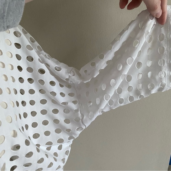 Clara Sun Woo Women's Overlay Net Top with an Open Back White Size Small - Picture 4 of 8